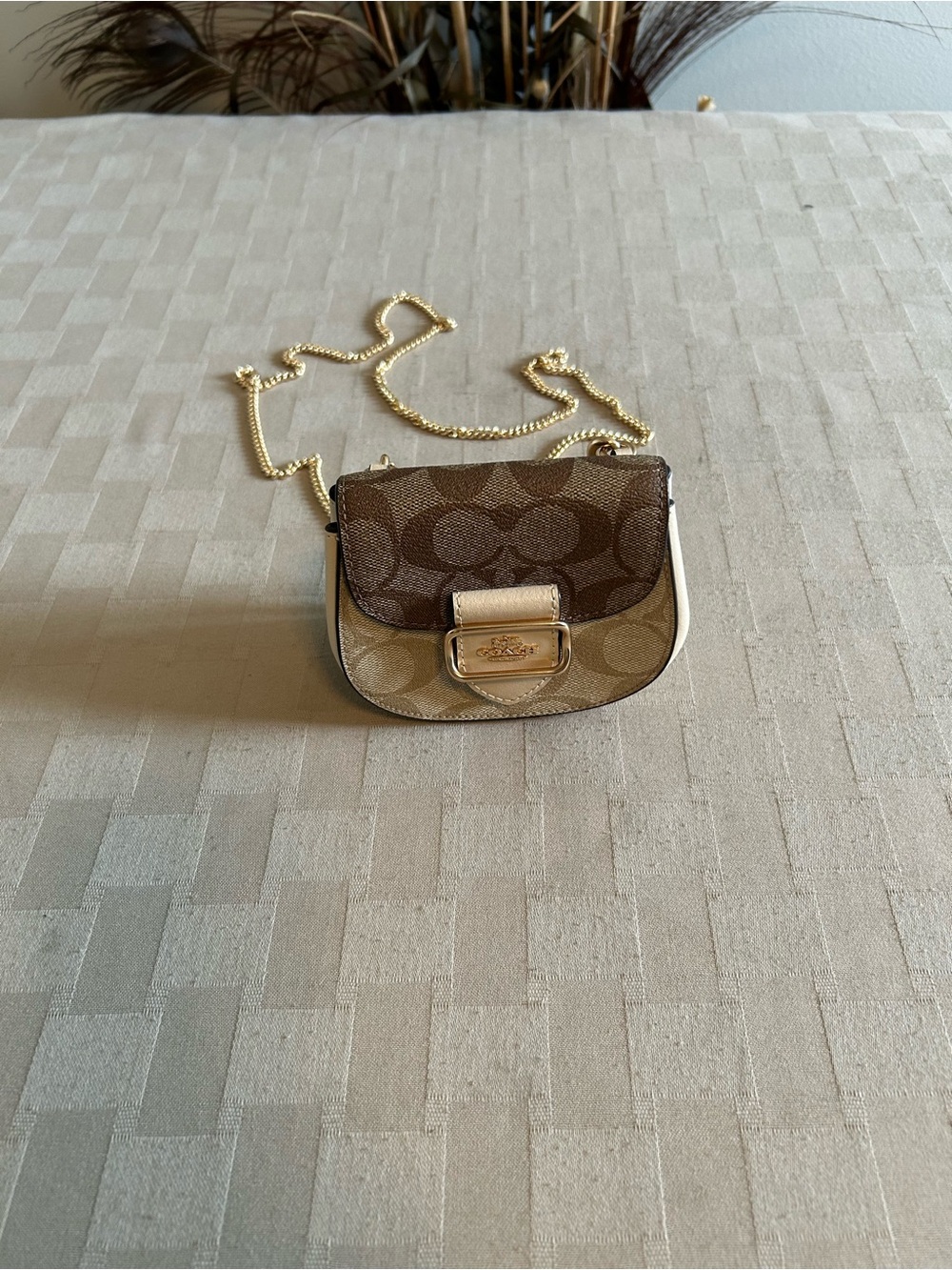 Coach Outlet Morgan Card Case in Chain - Picture 5 of 14